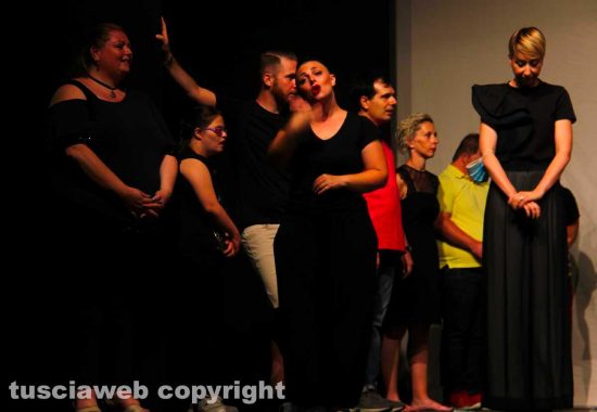 Nepi - Rocca dei Borgia - Lo spettacolo teatrale "A un metro da te... priciso, priciso"