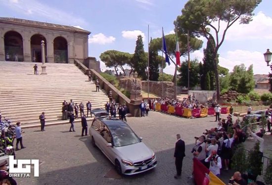 Roma - I funerali di Raffaella Carrà