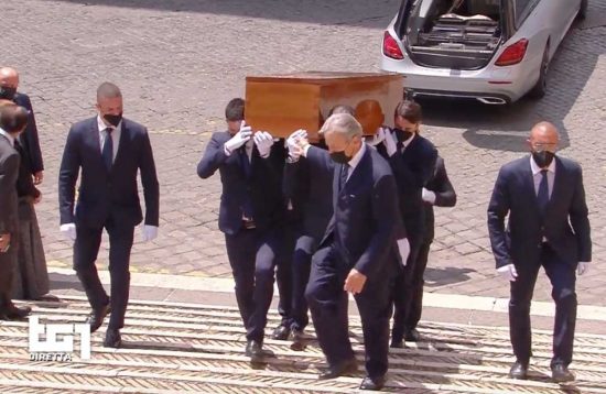 Roma - I funerali di Raffaella Carrà
