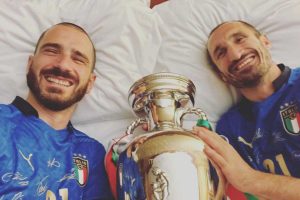 Sport - Calcio - Italia - Leonardo Bonucci e Giorgio Chiellini con la coppa Europea