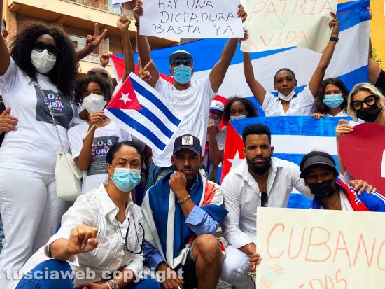 Viterbo - La manifestazione di solidarietà per Cuba