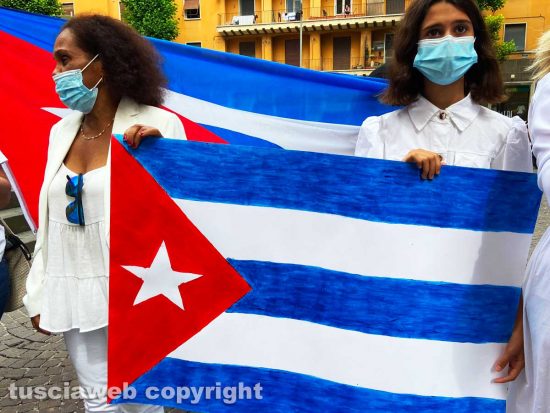 Viterbo - La manifestazione di solidarietà per Cuba