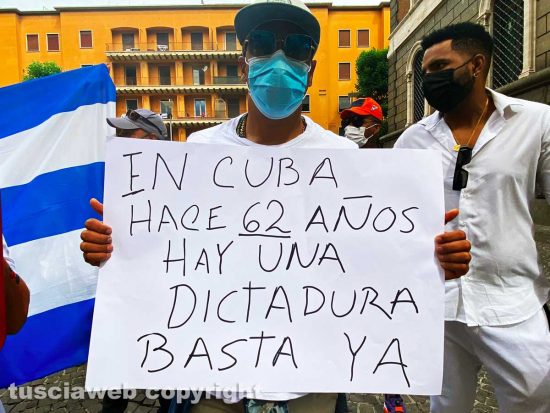 Viterbo - La manifestazione di solidarietà per Cuba
