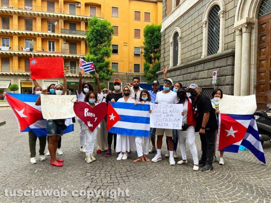 Viterbo - La manifestazione di solidarietà per Cuba