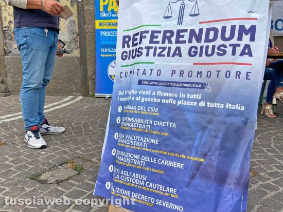 Viterbo - Raccolta firme per i referendum sulla giustizia