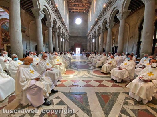 Viterbo - Il giubileo sacerdotale del vescovo Lino Fumagalli