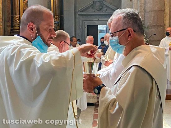 Viterbo - Il giubileo sacerdotale del vescovo Lino Fumagalli