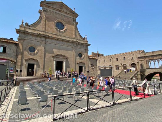 Viterbo - Il giubileo sacerdotale del vescovo Lino Fumagalli