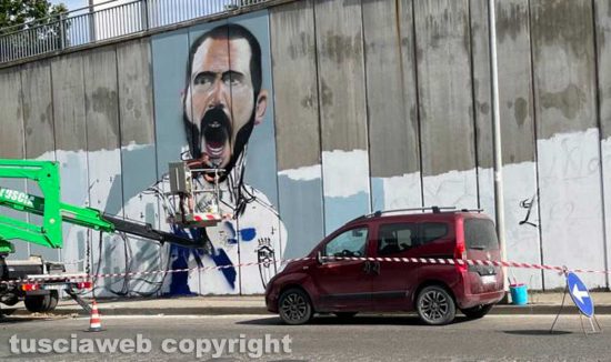 Viterbo - Il murale dedicato a Leonardo Bonucci