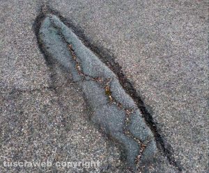 Viterbo - Manto dissestato in strada della Capretta