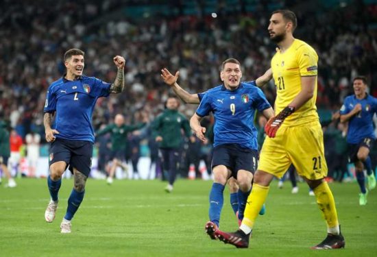 Finale Euro2020 - Il portiere Donnarumma non esulta dopo il rigore pagato
