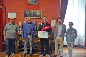 Attestato di merito sportivo al campione di tiro a volo Valerio Grazini
