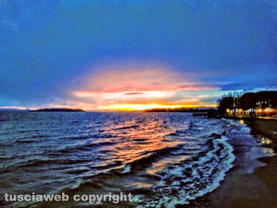 Tramonto al lago Trasimeno