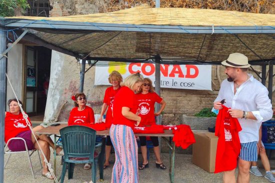 Civitavecchia - La manifestazione "10mila vele contro la violenza sulle donne"