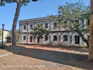 Tarquinia - Il degrado nelle strutture delle Saline