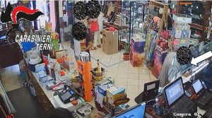 Terni - Carabinieri - Furto in tabaccheria