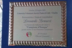 La targa per Leonardo Bonucci