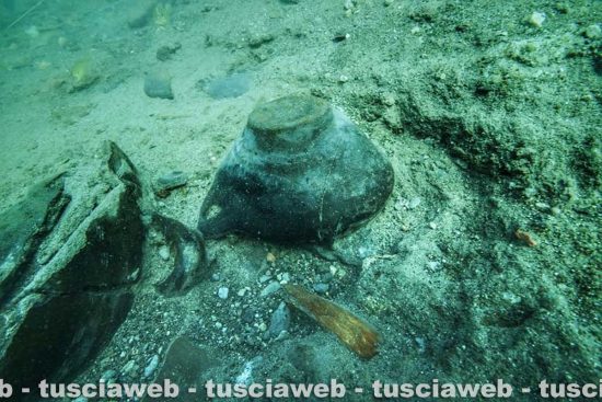 Lago di Bolsena - Archeologi subacquei in azione
