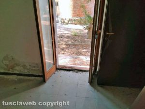 Tarquinia - Il degrado nelle strutture delle saline