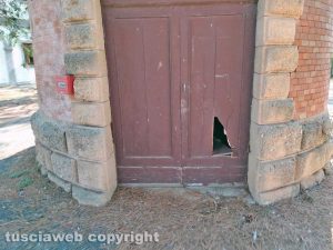 Tarquinia - Il degrado nelle strutture delle Saline