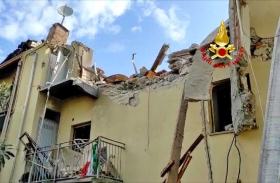 Torino - La palazzina crollata in strada del Bramafame