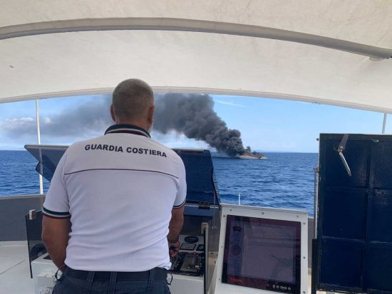 Montalto di Castro - L'intervento della guardia costiera per lo yacht in fiamme