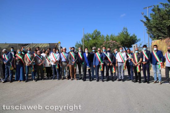 Viterbo - La protesta dei sindaci alla discarica