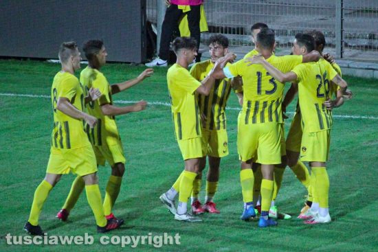 Sport - Calcio - Viterbese - L'esultanza dei gialloblù