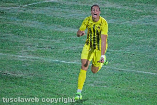 Sport - Calcio - Viterbese - L'esultanza di Luan Capanni