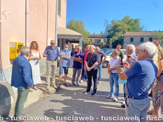 Viterbo - L'associazione Sardegna in Tuscia ha donato un defibrillatore alla Quercia