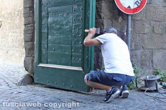 Porta San Pietro - Restauratori al lavoro