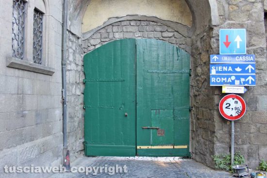 Porta San Pietro - Restauratori al lavoro