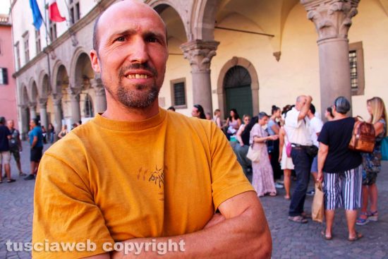 Viterbo - Piazza del comune - Adrian Moss