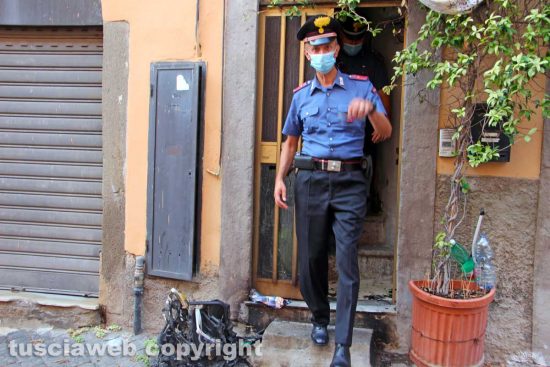 Viterbo - Bomba incendiaria nel centro storico