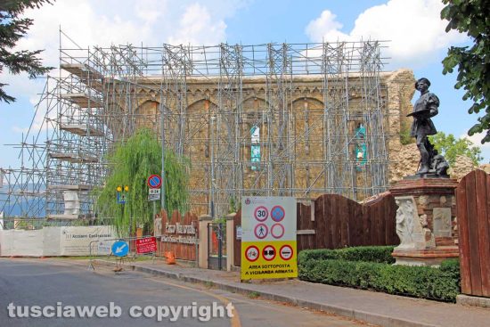 Le macerie di Amatrice (Ri)