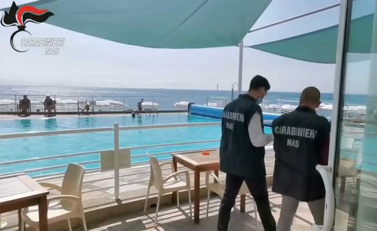  Blitz dei Nas negli stabilimenti balneari