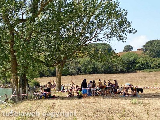 Rave party a Valentano - Ragazzo morto nel lago di Mezzano
