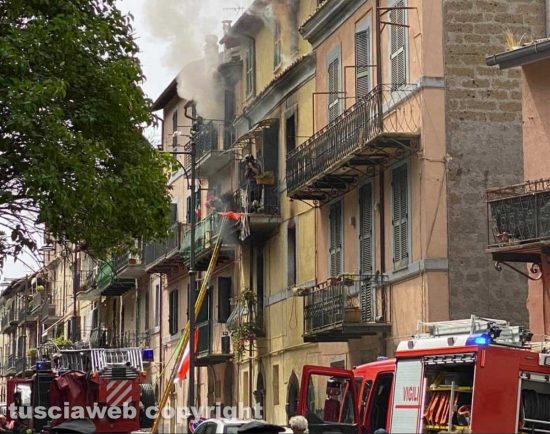 Vignanello - Incendio in appartamento madre e figlia salve