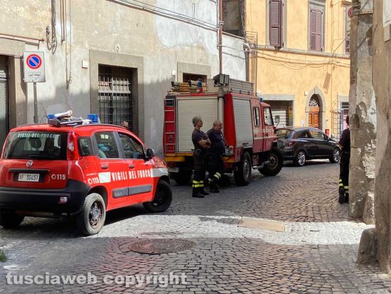 Viterbo - Via del Ponticello - Uomo trovato morto in casa