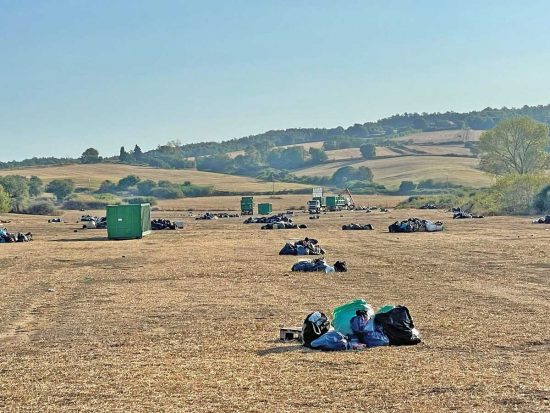 Valentano - I rifiuti che erano stati abbandonati nell'area del rave party