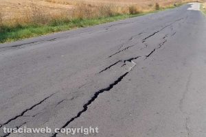 Blera - Crepe nell'asfalto sulla Barbaranese