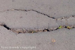 Blera - Crepe nell'asfalto sulla Barbaranese