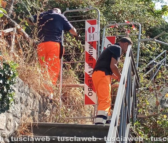 Viterbo - La polizia locale chiude i giardini di via di Porta Fiorita