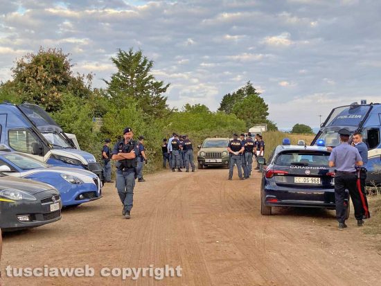 Rave - Il posto di blocco della polizia e carabinieri - Foto di repertorio