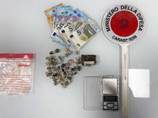 Carabinieri Bagnaia - La droga sequestrata