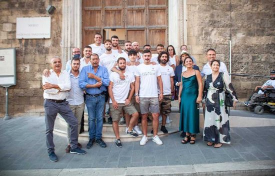 Tarquinia - Il sindaco Giulivi con lo staff di Divino etrusco