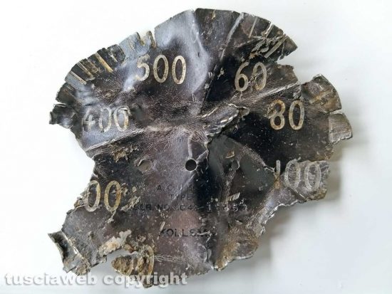 Civitella d'Agliano - Una parte rinvenuta del bombardiere B-26 "Skeeter"