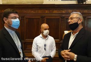 Gubbio - Il Cammino sulle vie dell’esilio di Santa Rosa entra nei “Sentieri in rete” - A sinistra il vescovo Luciano Bedini e a destra Silvio Cappelli