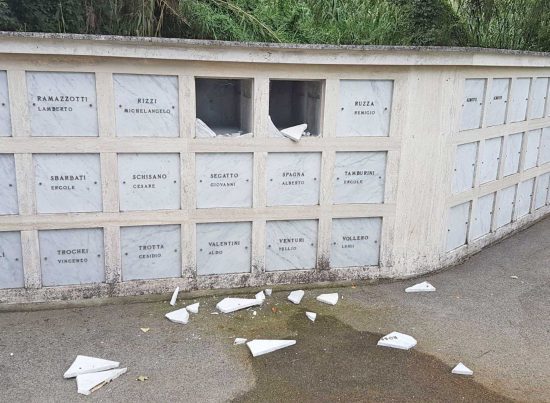 Nettuno - Profanate cinque tombe al Campo della Memoria