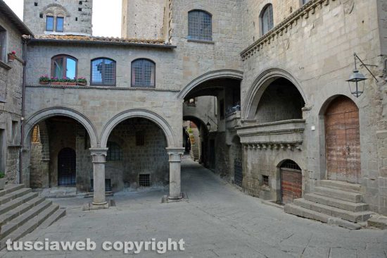 Viterbo - Piazza san Pellegrino